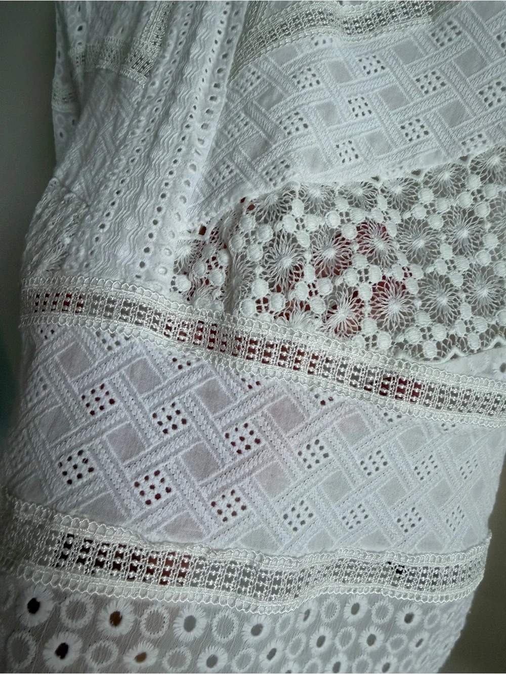 Anthropologie James Coviello Burnham White Eyelet Lace Blouse Top Size M